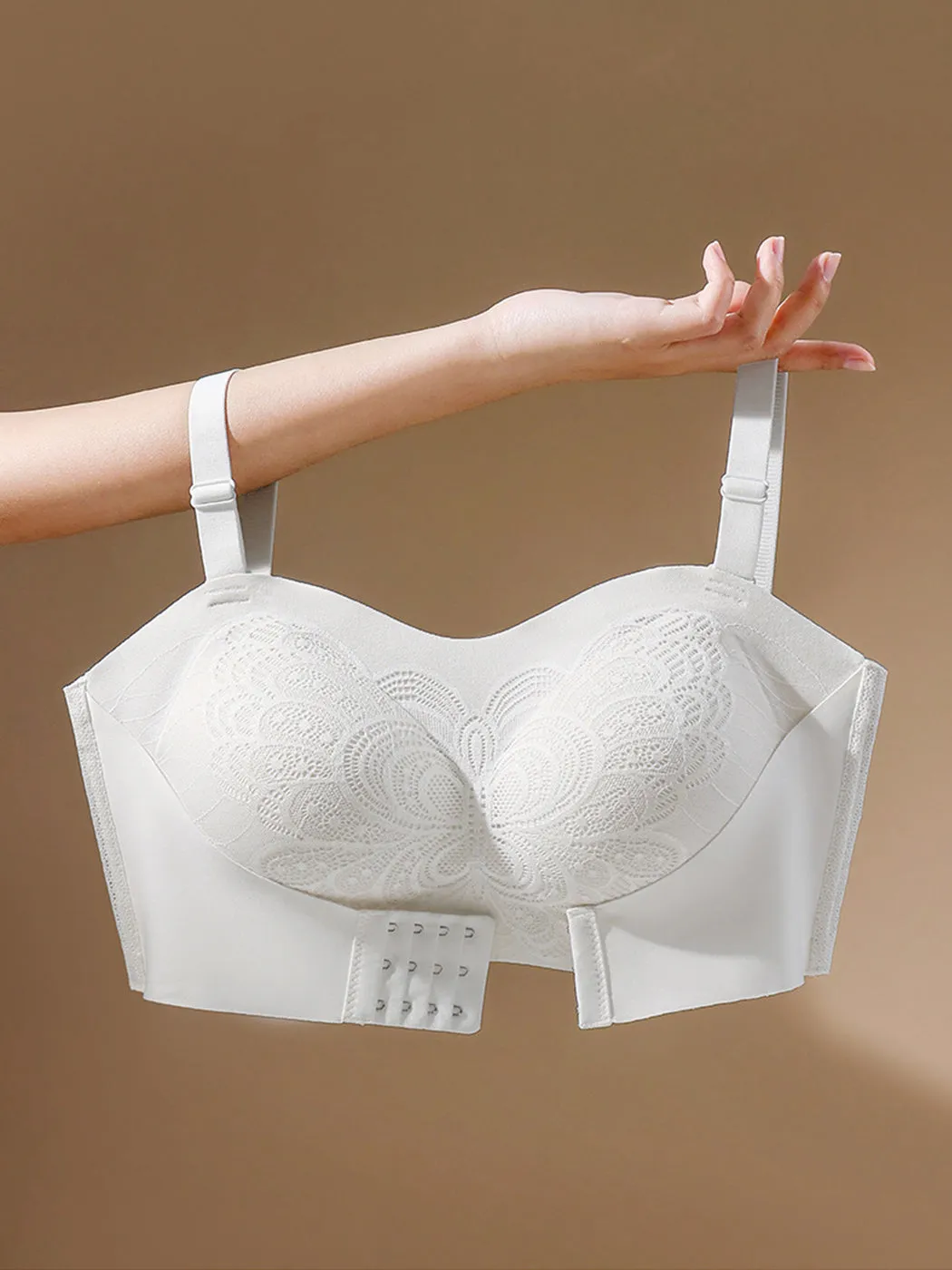 Strapless Anti-Slip Invisible Front Closure Wire-Free Push-Up Bra