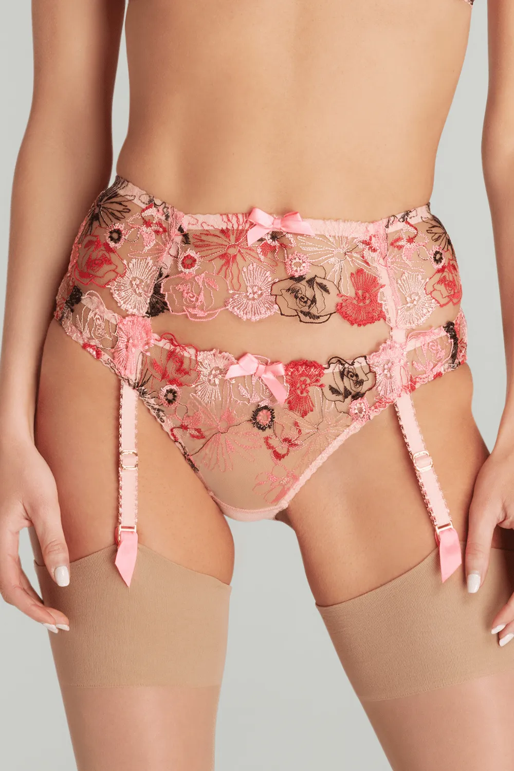 Zuri Suspender